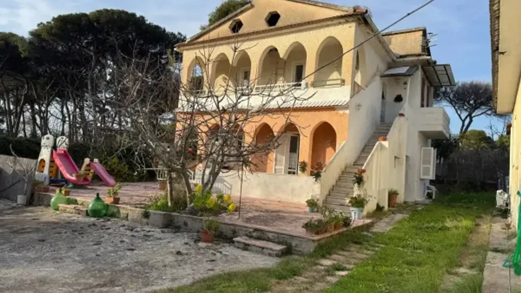 Extérieur - Divisible Villa with Sea Access in Mondragone
