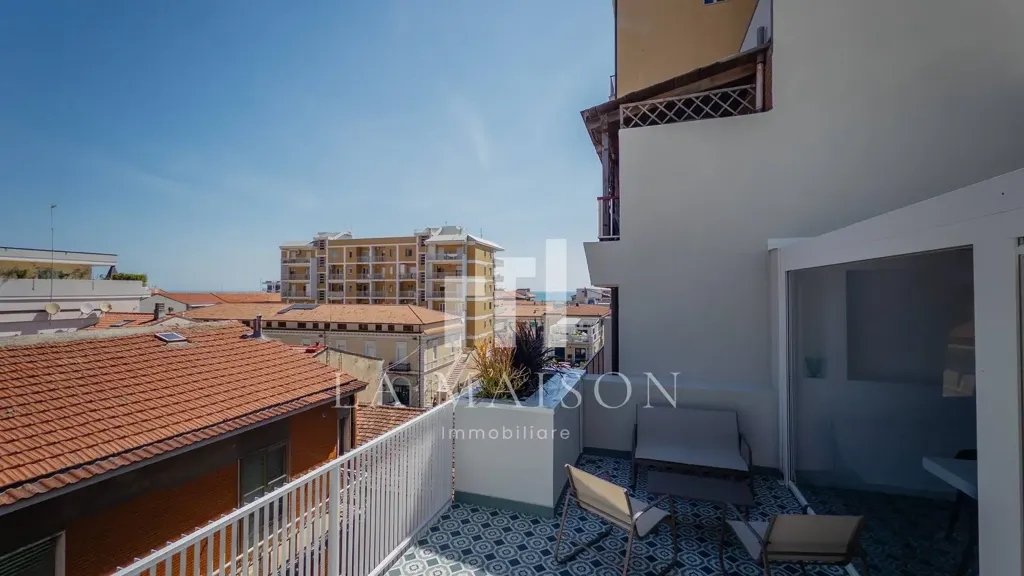Balcon - Rusticated Apartment with Rooftop in Termoli
