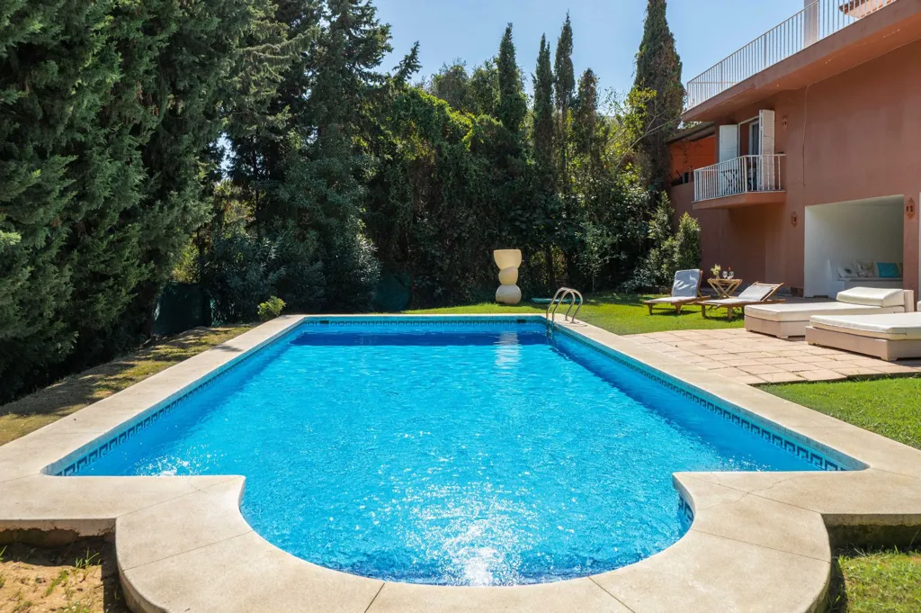 Pool - Andalusian Villa with Pool in Sotogrande