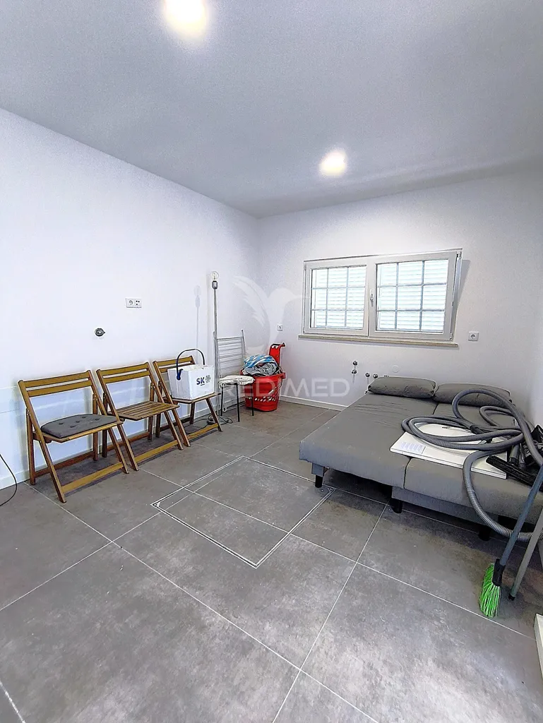 Garaaž - Semi-New House with Pool in Sesimbra