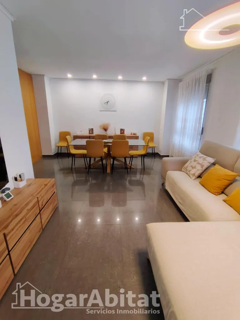 Elutuba - Spacious Corner House with Terraces in Alginet