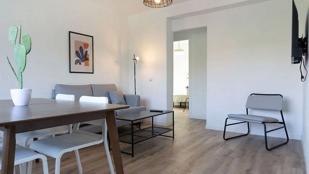 Dining Room - Furnished Flat with Heating in Entrevías