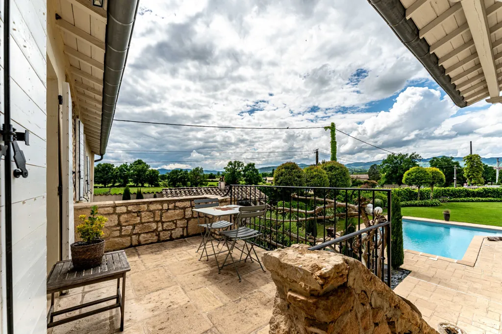 Terrasse - Corps de Ferme Rénové avec Piscine entre Brindas et Chaponost