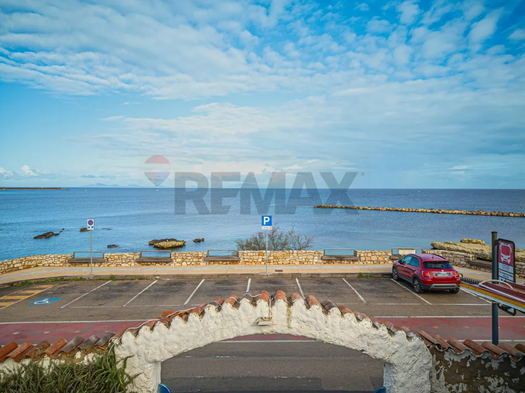 Välivaade - Panoramic Restaurant with Sea View in Porto Torres