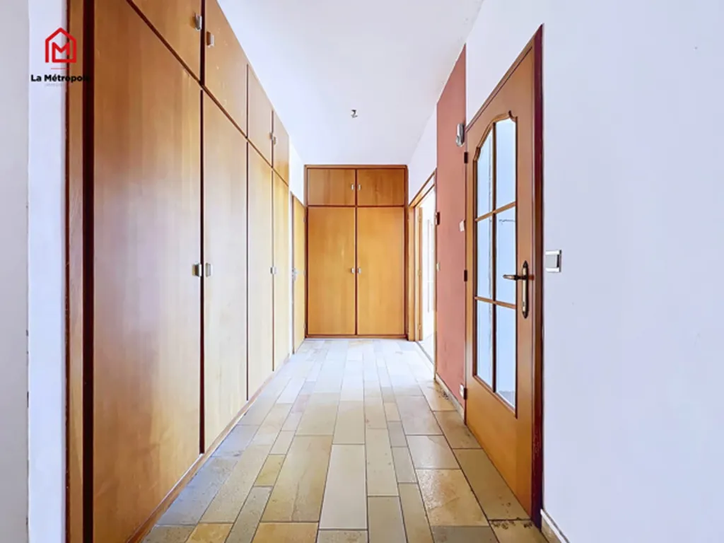 Entrée - Appartement avec Vue sur Charleroi à Charleroi