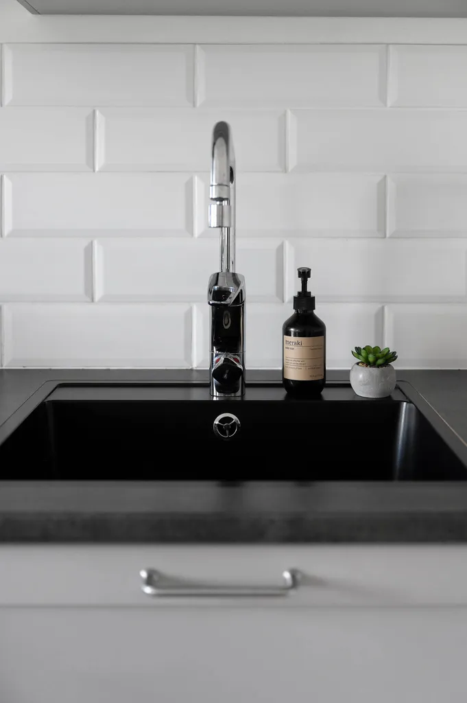 Kitchen - Modern Apartment with South-Facing Balcony in Huddinge