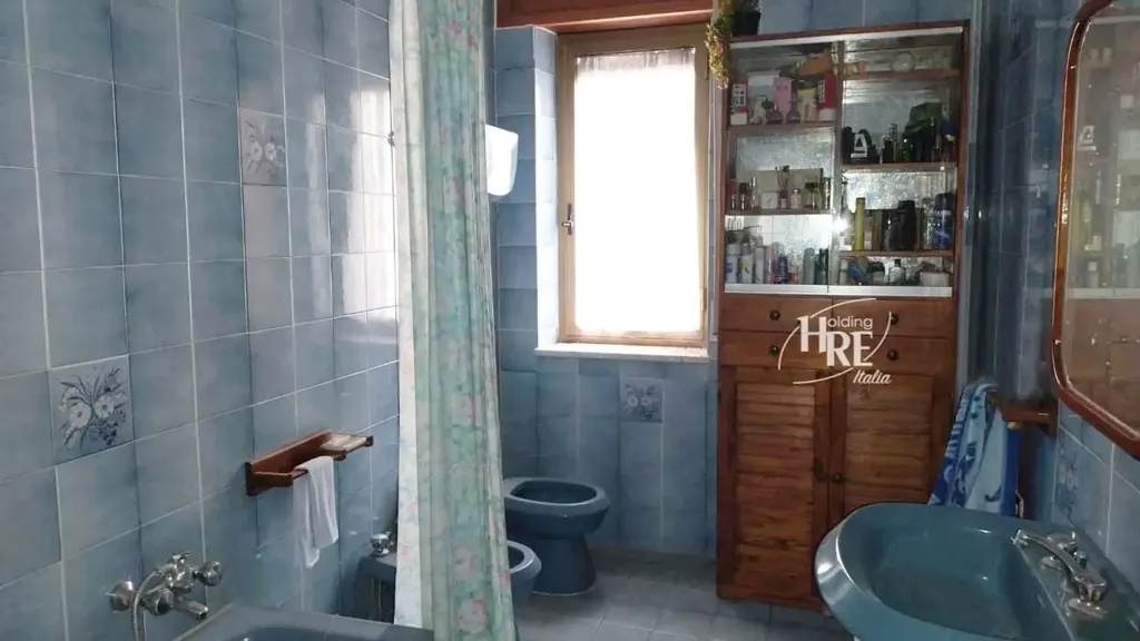 Salles de bain - Three-Level Villa with Courtyard in Bonifati