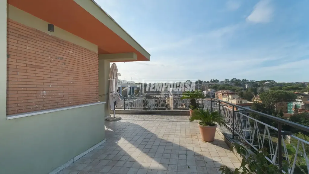 Rõdu - Rustic Penthouse with Terrace in Rome