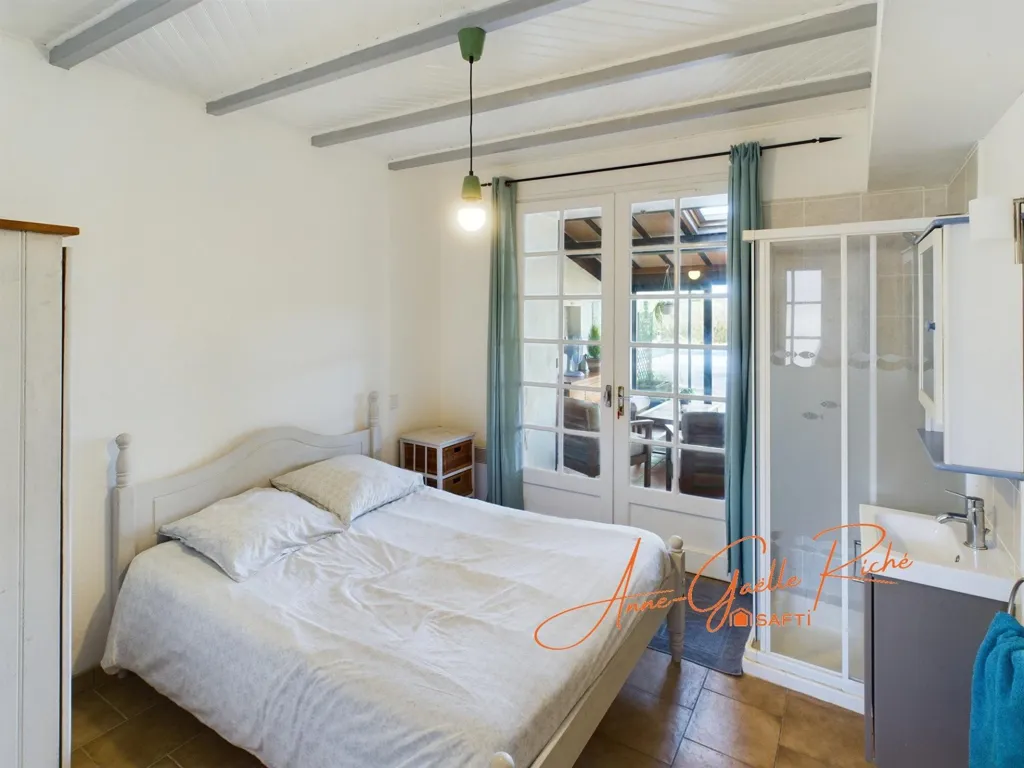 Chambres - Maison Charentaise avec Gîte et Piscine à Semoussac