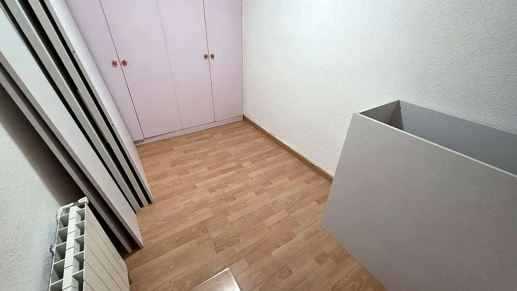 2-Bedroom Apartment with West View in Egara