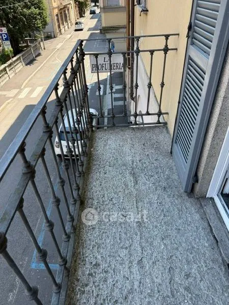 Balcon - Rusticated Flat with Balcony in Varese