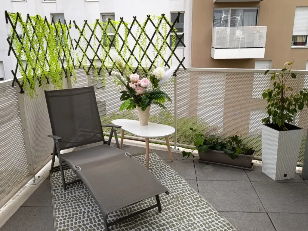 Rõdu - 3-Bed Apartment with Terrace in Rapie