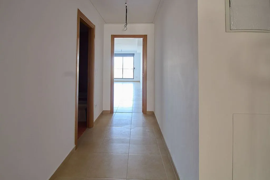 Esik - Modern Flat with Balcony in Albal