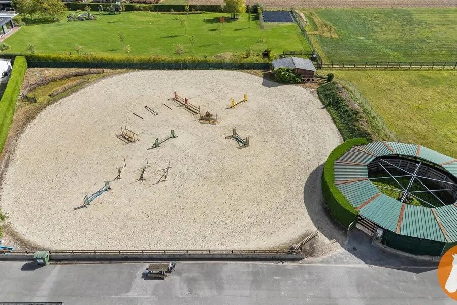 Õhuvaade - Equestrian Facility with Villa in Mechelen