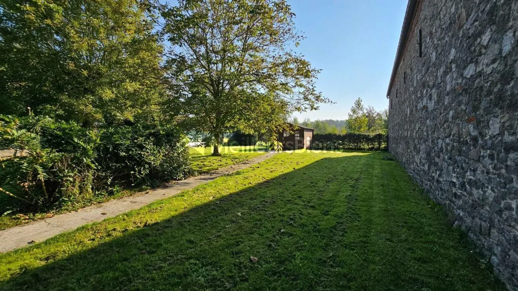 Jardin - Maison Individuelle avec Jardin à Louvignies