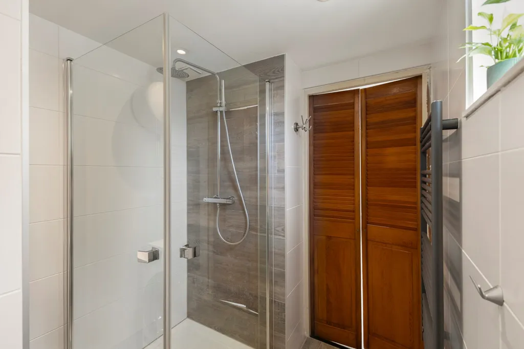 Salles de bain - Interwar Semi-detached House in Den Helder