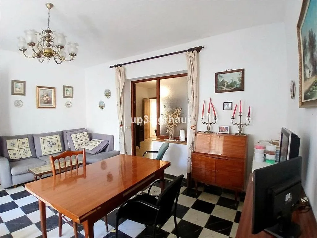 Salle à manger - Chalet for Renovation with Terrace in Estepona