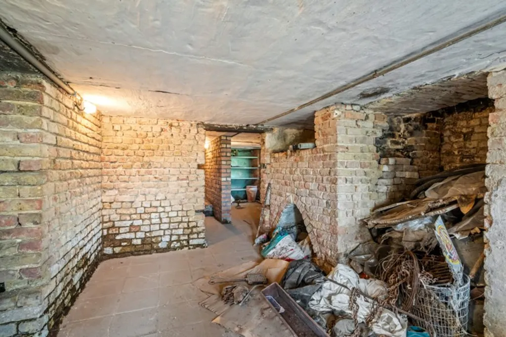 Pièces - Maison à rénover avec vue sur l'eau à Oudenburg