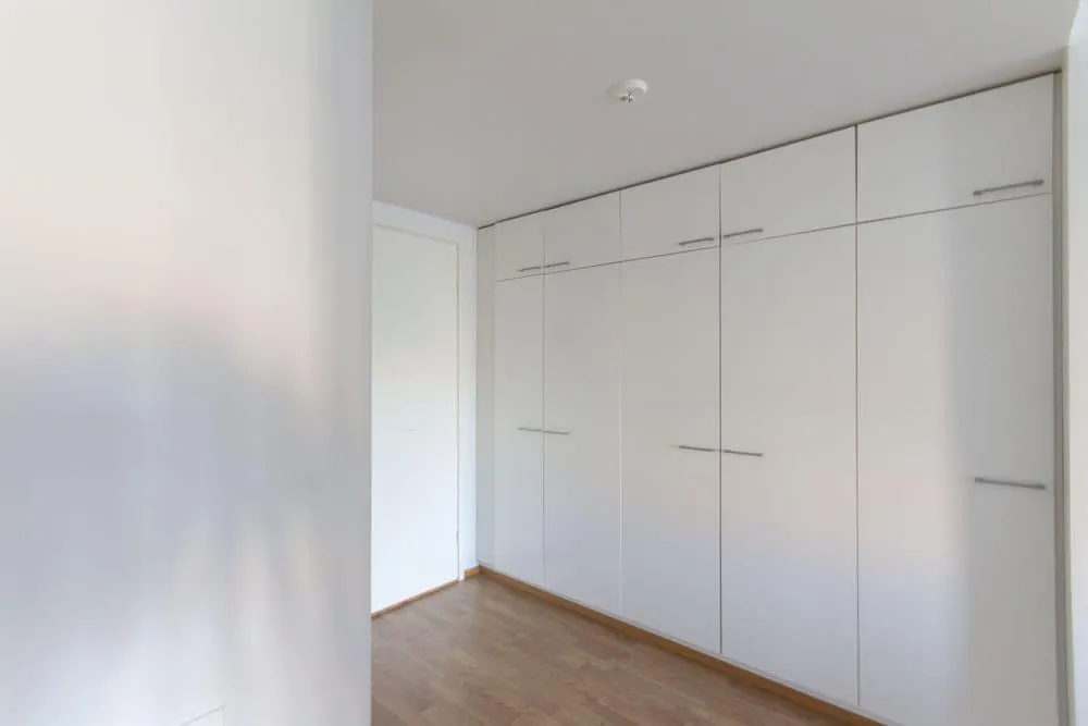 Pièces - Right-of-Occupancy Flat with Triple Aspect in Espoo
