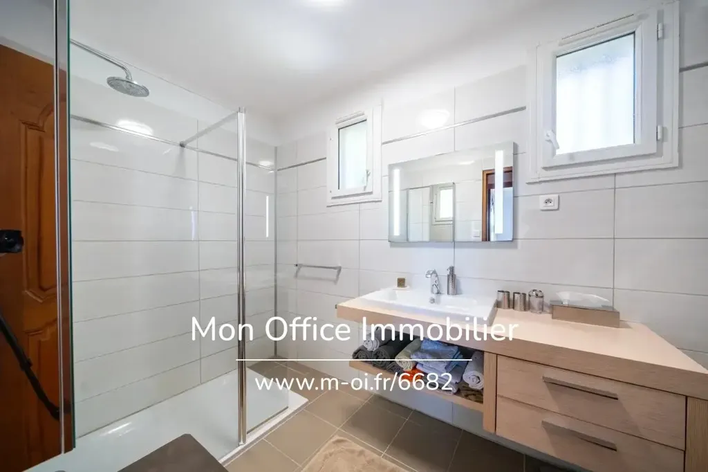 Vannitoad - Charming Villa with Pool on Rove Heights