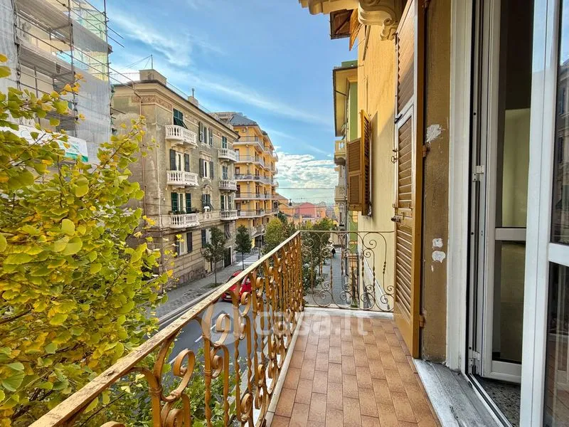 Balcon - Apartment with Balcony in Genoa's Sestri Ponente
