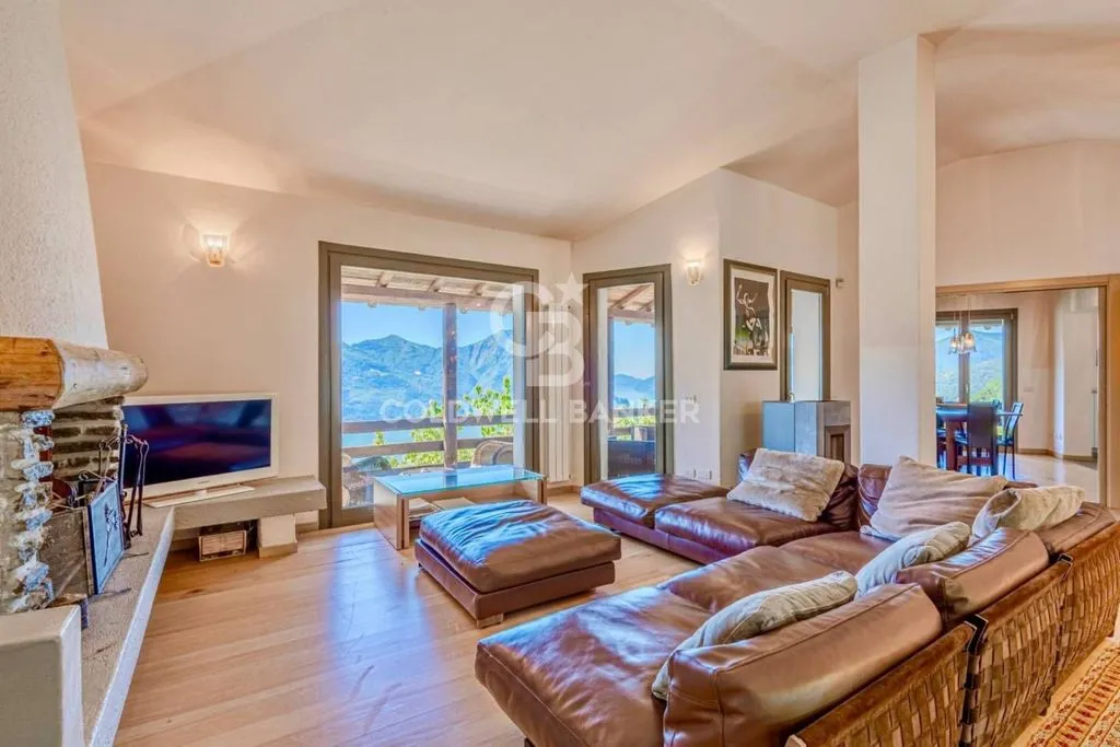 Séjour - Panoramic Villa with Private Park in Costa Volpino