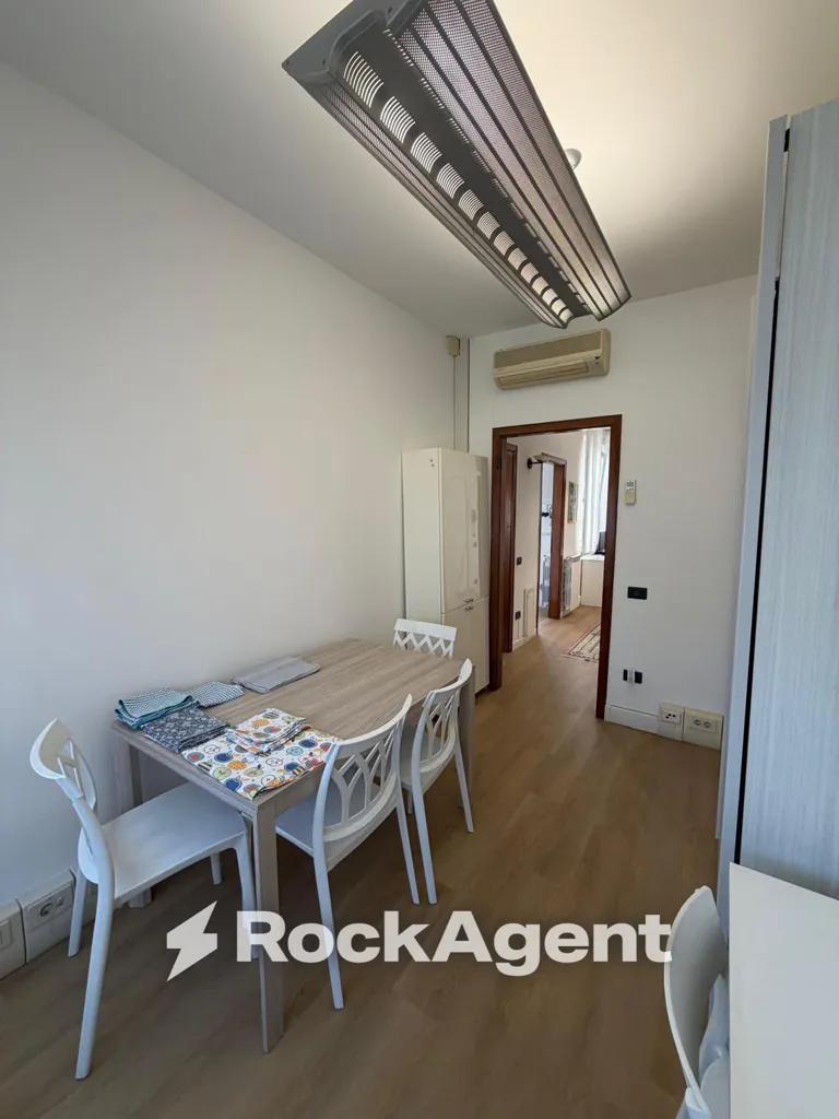 Salle à manger - Rear-Facing Apartment with Terrace in Padua Centre
