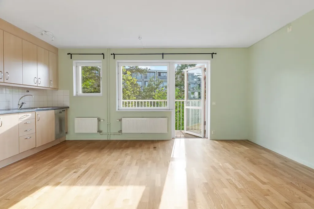Cuisine - Corner Flat with West-Facing Balcony in Norra Ängby