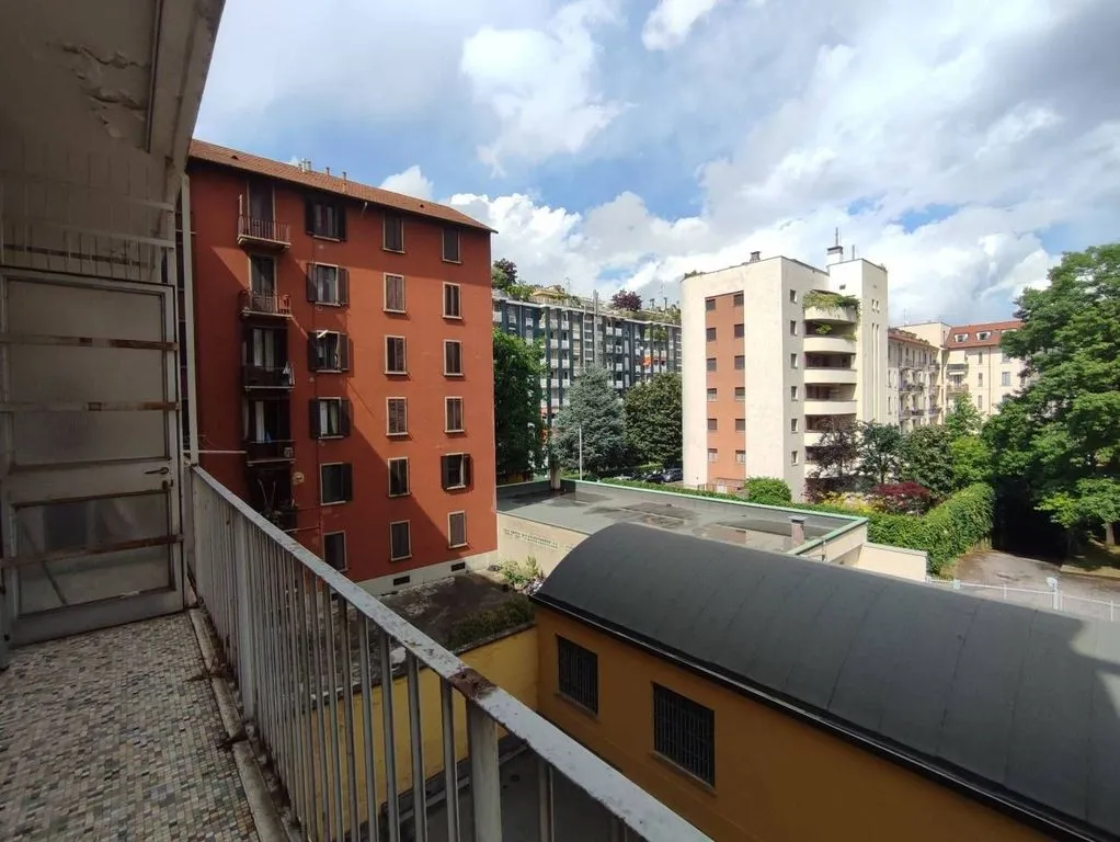 Rõdu - Luxury Trilocale with Balcony in Milan