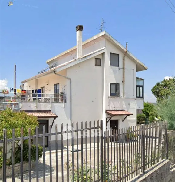 Välivaade - Mansarded Apartment with Storage in Potenza