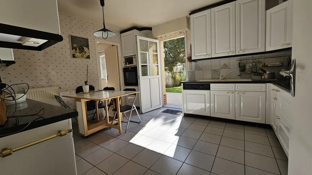 Köök - Spacious House with South Terrace in Beauvais