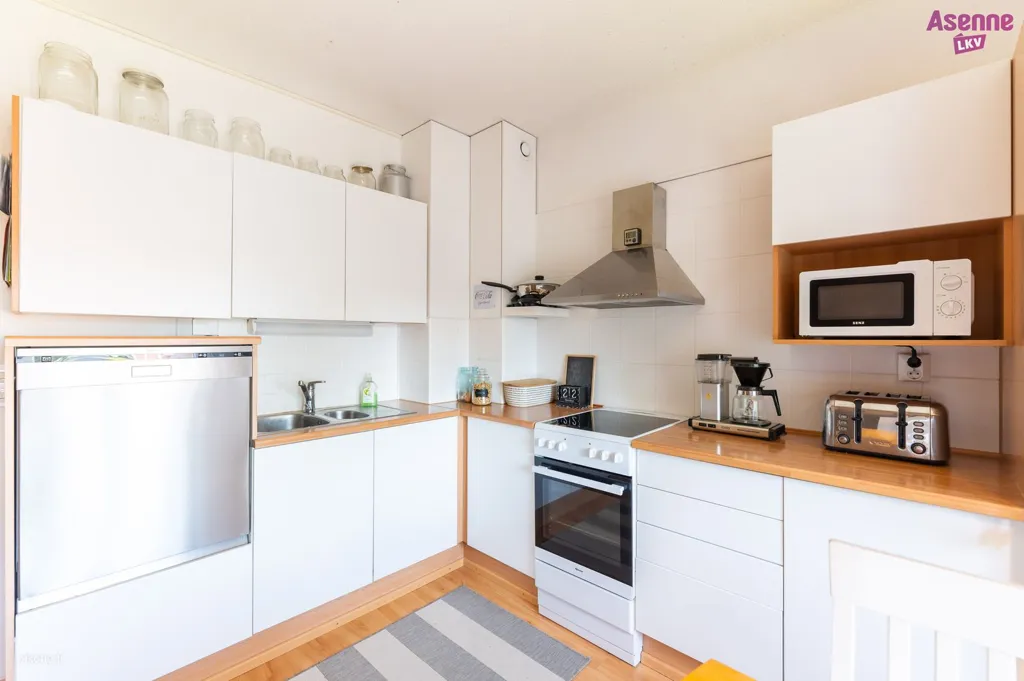 Köök - Spacious Apartment with Garden View in Mikkeli