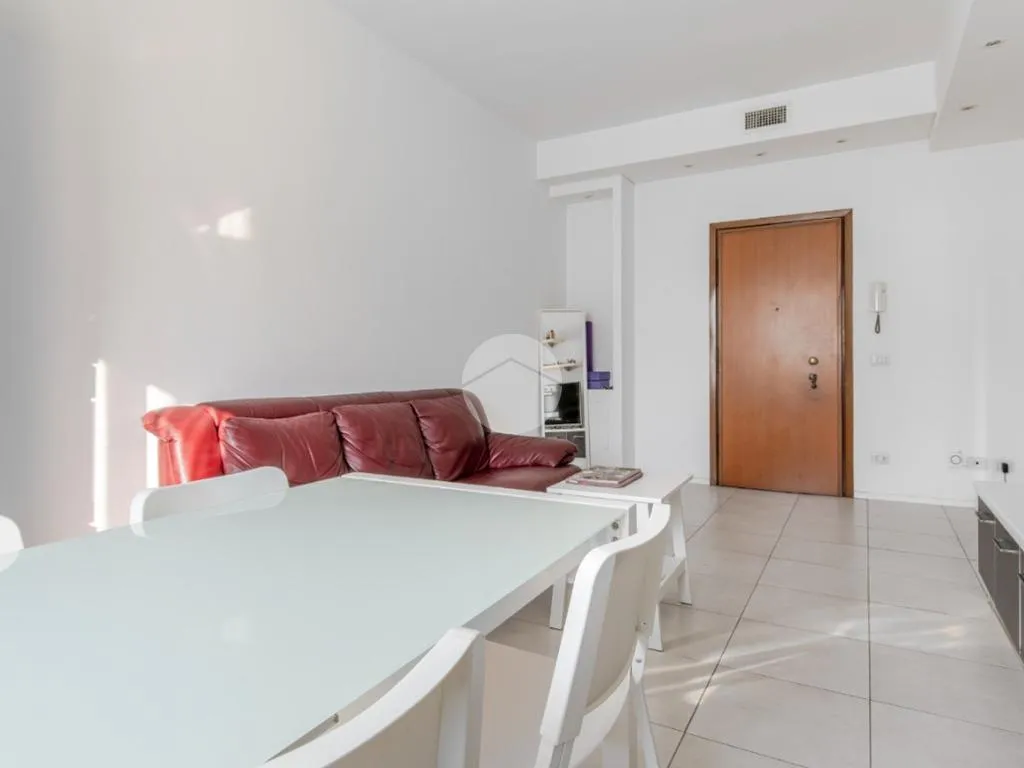 Söögituba - Rearranged Triplex with Balcony in Milan