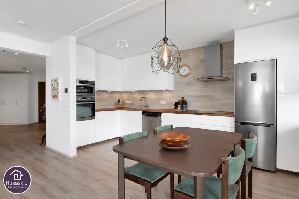 Cuisine - Apartment with Panoramic Views in Kopavogur