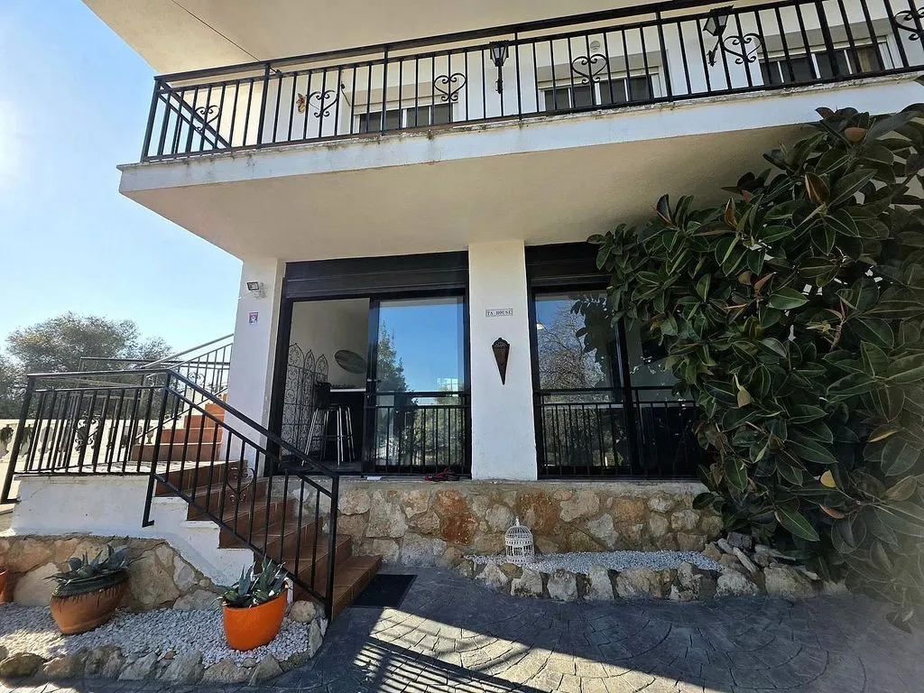 Terrace - Chalet with Pool in Albinyana, Tarragona