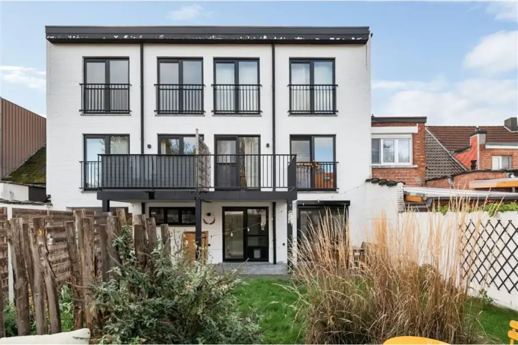 Extérieur - Appartement Rénové avec Terrasse à Kontich