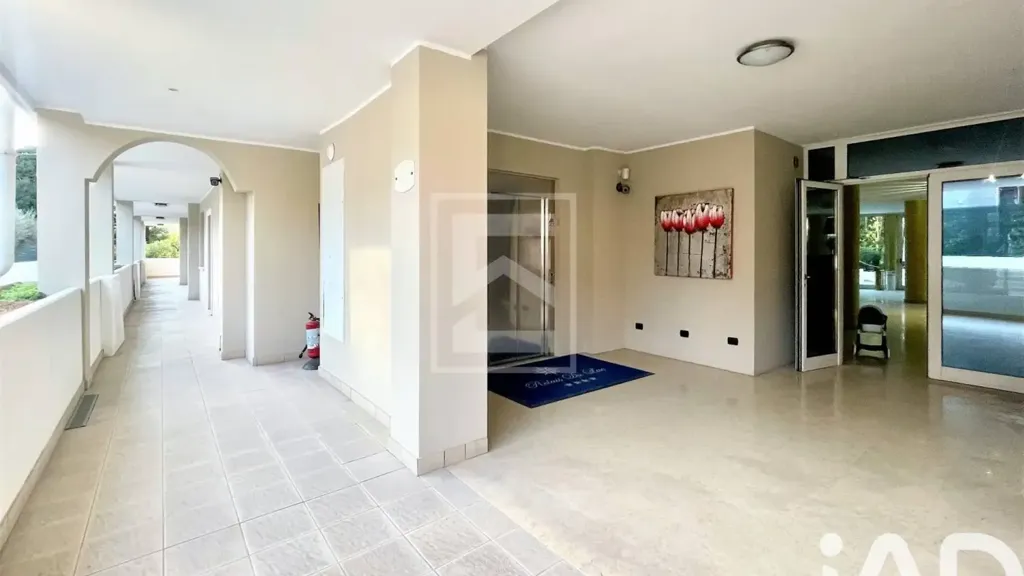 Entrée - Penthouse with Pool View in Desenzano del Garda