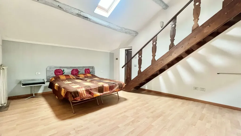Bedrooms - Historic Villa with Private Garden in Intra