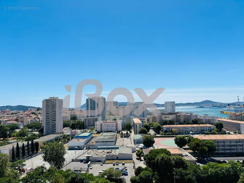 Bright Apartment with Balcony near Toulon