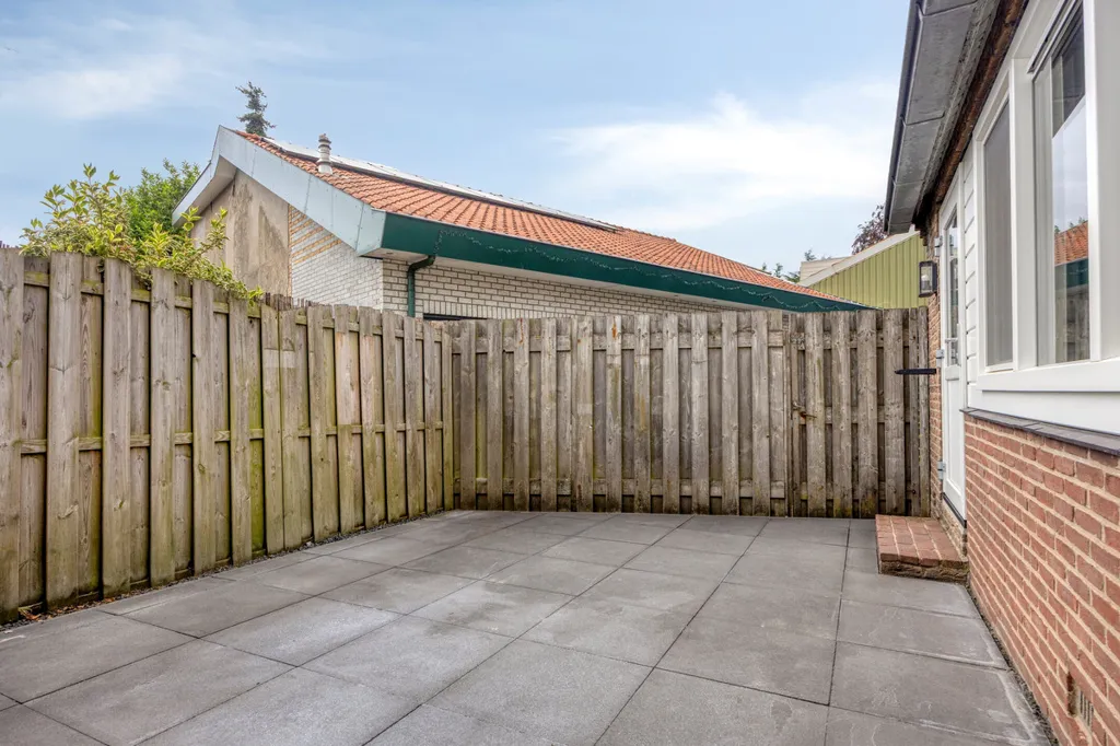Jardin - Corner House with Garden in Dirksland