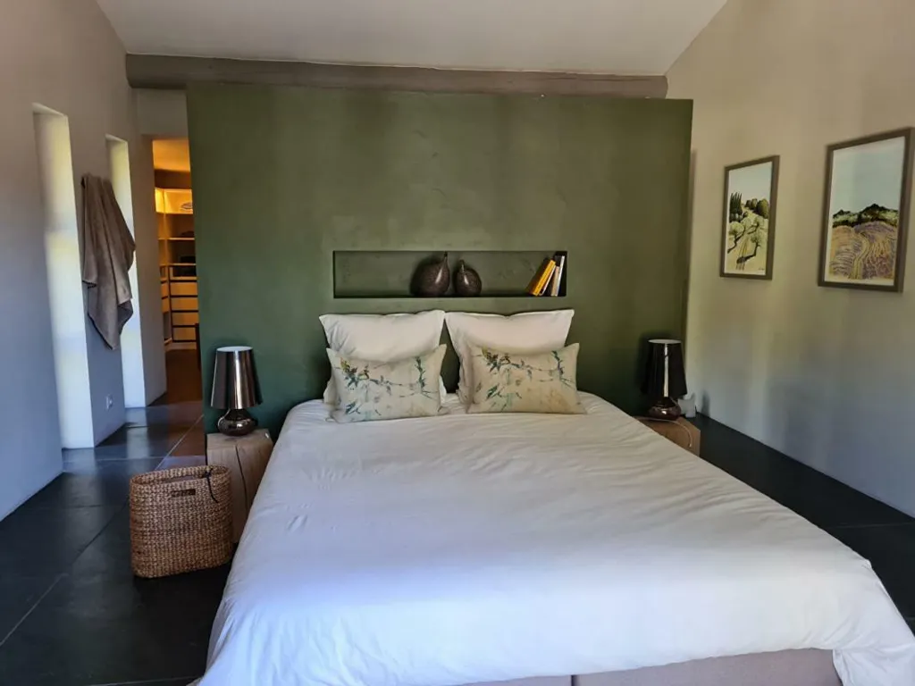 Chambres - Villa Luxueuse avec Piscine à Ménerbes