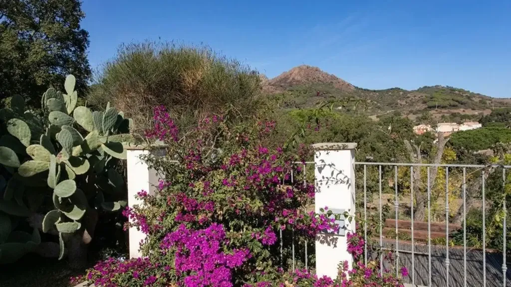 Aed - Historic Villa with Pool in Porto Azzurro