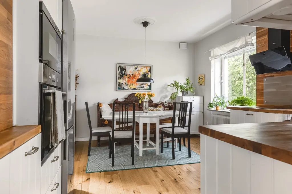 Salle à manger - Modern Flat with Balcony in Östergötland