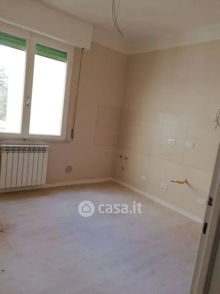 Stanze - Spacious 4-Room Apartment in Pisa