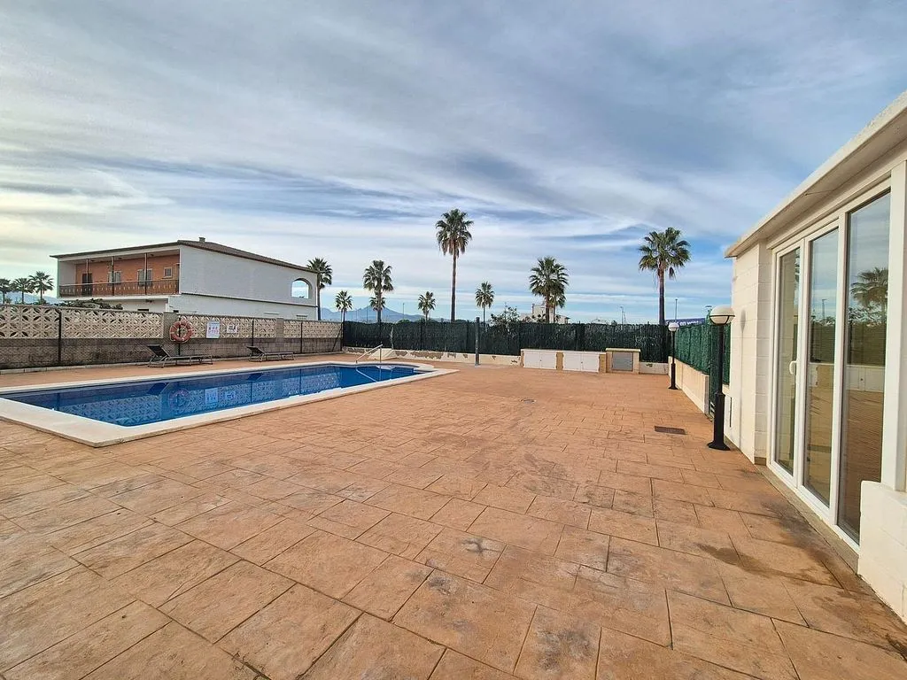 Piscine - Modern Chalet with Pool near Daimús Beach