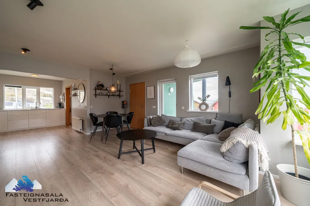 Soggiorno - Duplex with Balcony in Sudavik