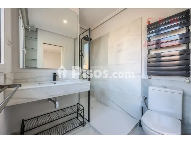 Bathrooms - Sunny Loft with Terraces in Castellana