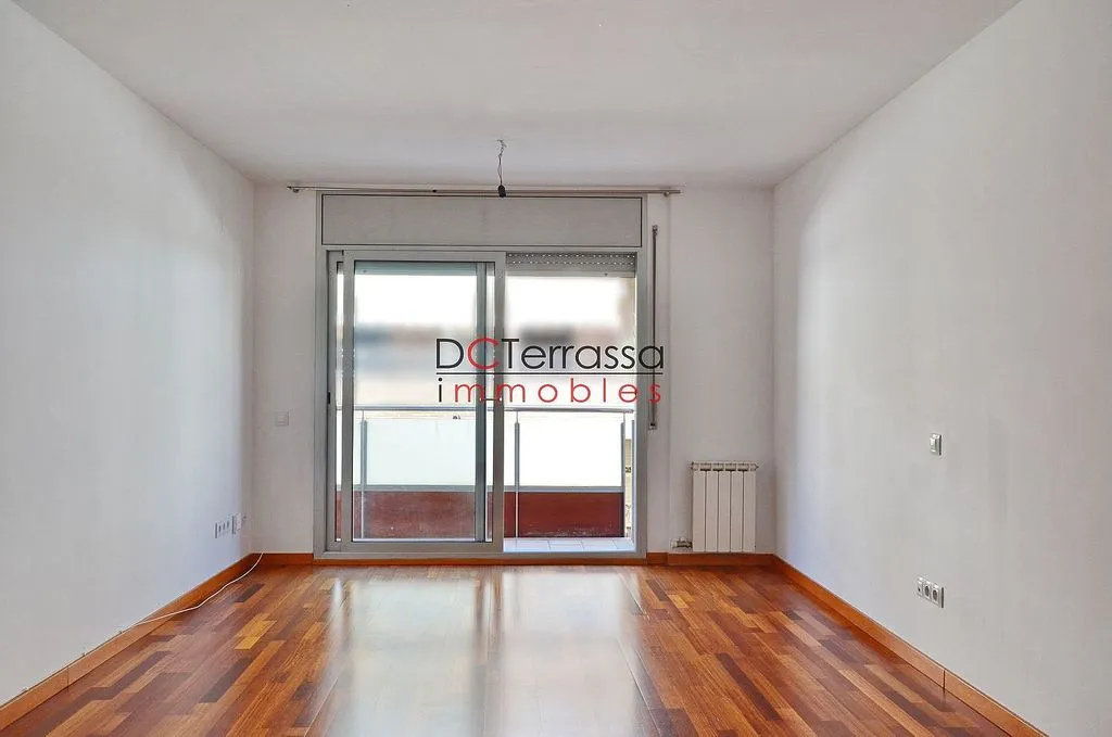 Rooms - Apartment with Balcony in Vallparadís, Terrassa
