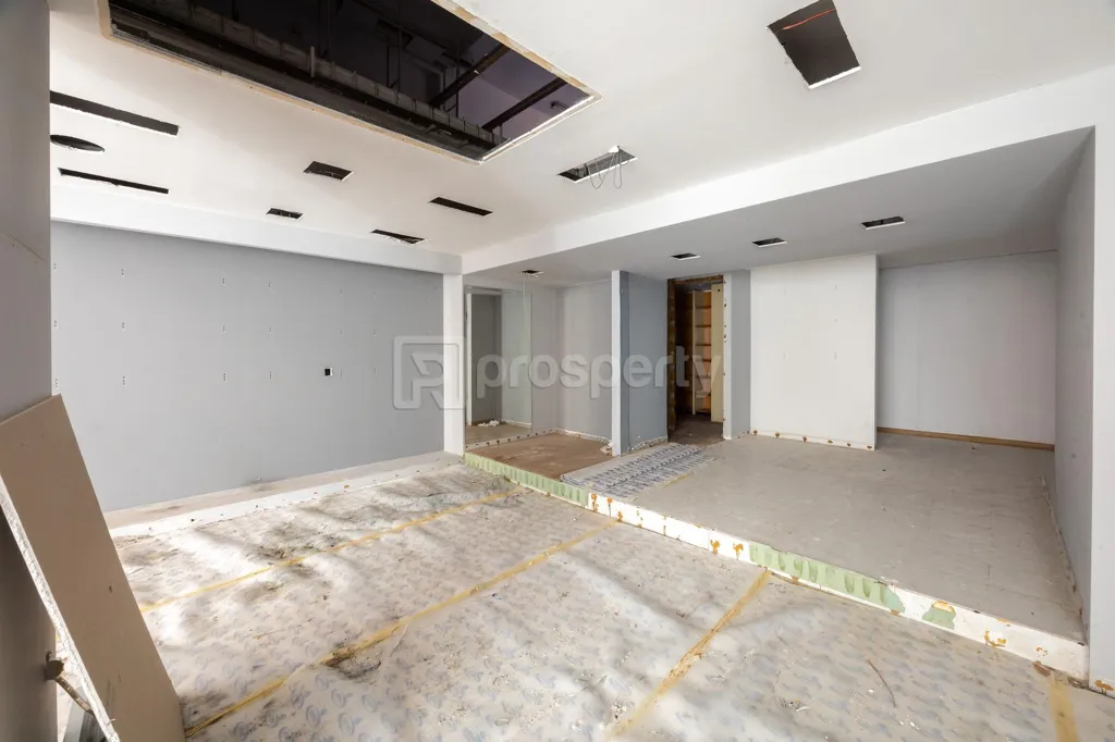 Toad - Retail Space with Prime Location in Kozani