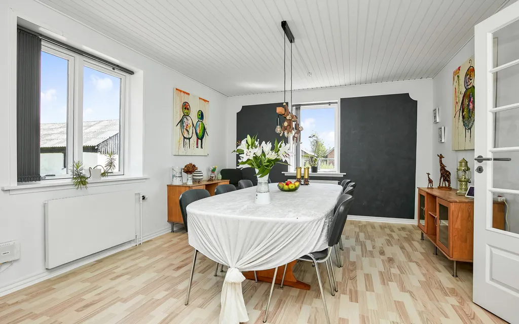 Sala da pranzo - Modernised Villa with Open Fields View near Hatting